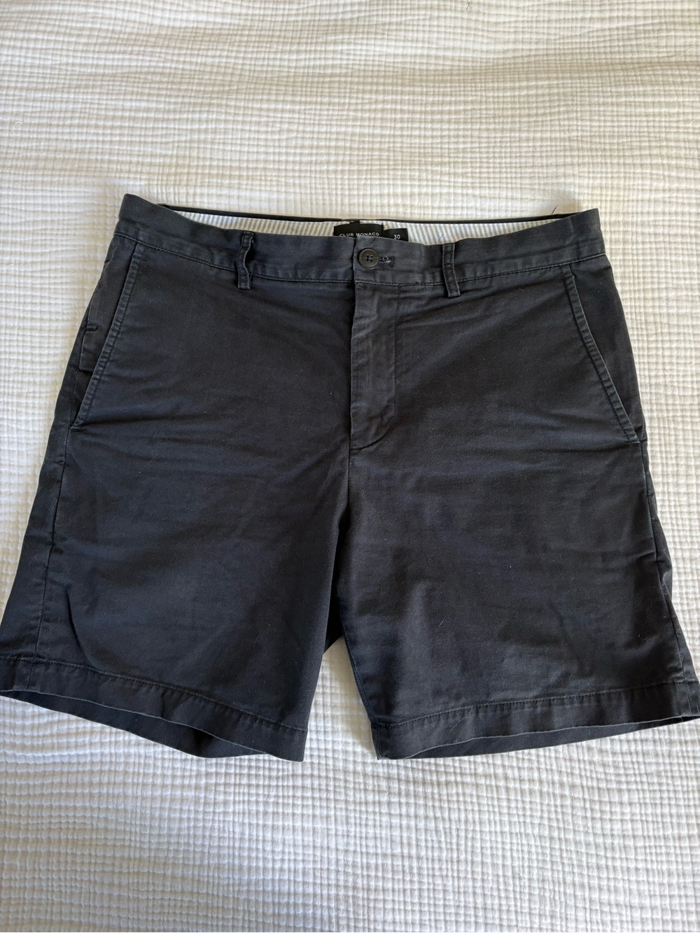 Club Monaco Baxter 7” Shorts 30W in Dark Navy